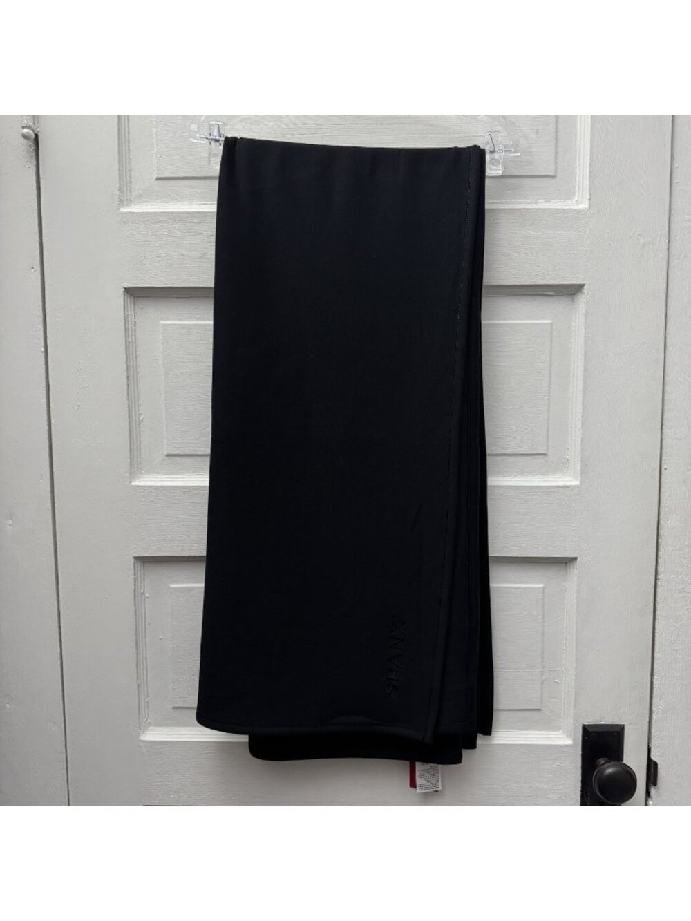 NWT Spanx AirEssentials Blanket Wrap Scarf Shawl Very Black OSFA Modal Blend - Picture 1 of 7